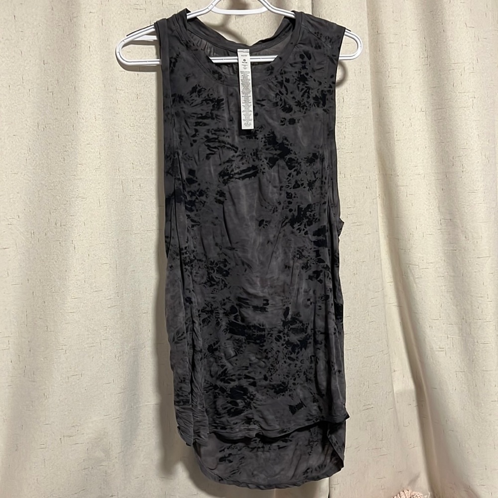 lululemon  lab  tank  size xs